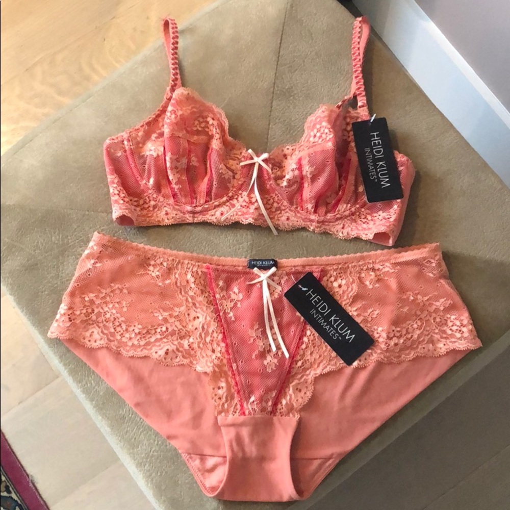 Heidi Klum matching bra and panty set.